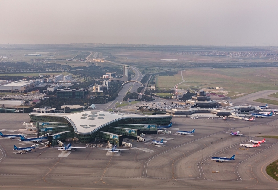 В марте аэропорты Азербайджана обслужили около 350 тыс. пассажиров