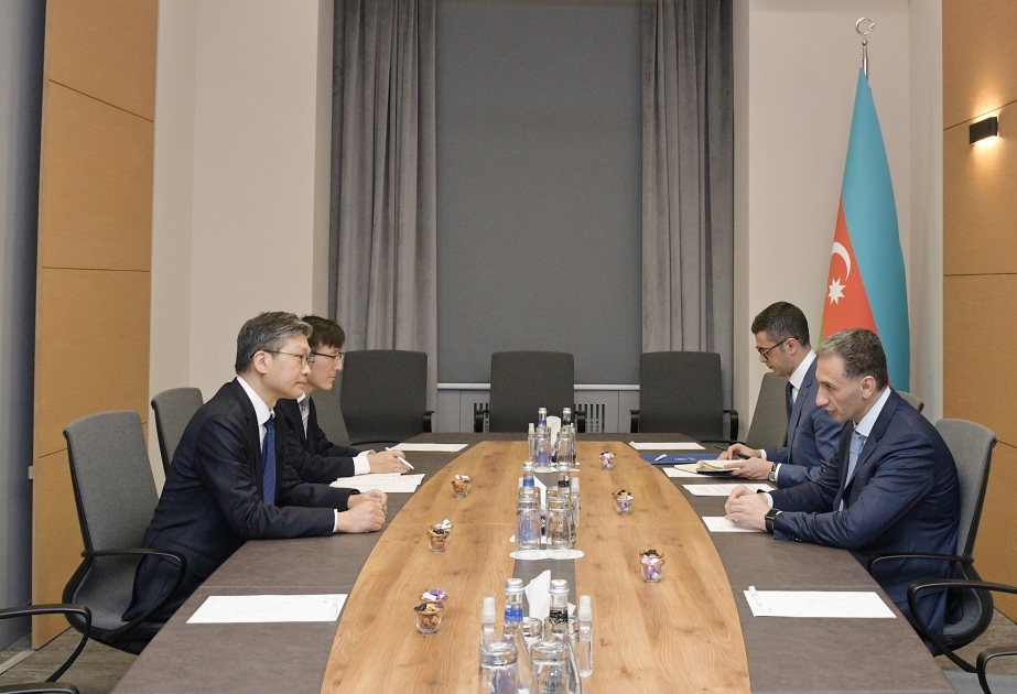 Azerbaiyán y Corea discuten la cooperación bilateral