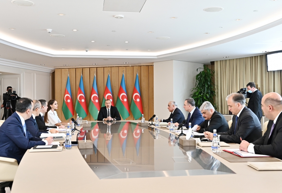 Prezident İlham Əliyev: Bir il ərzində xarici borcu təqribən 600 milyon dollardan çox aşağı sala bilmişik