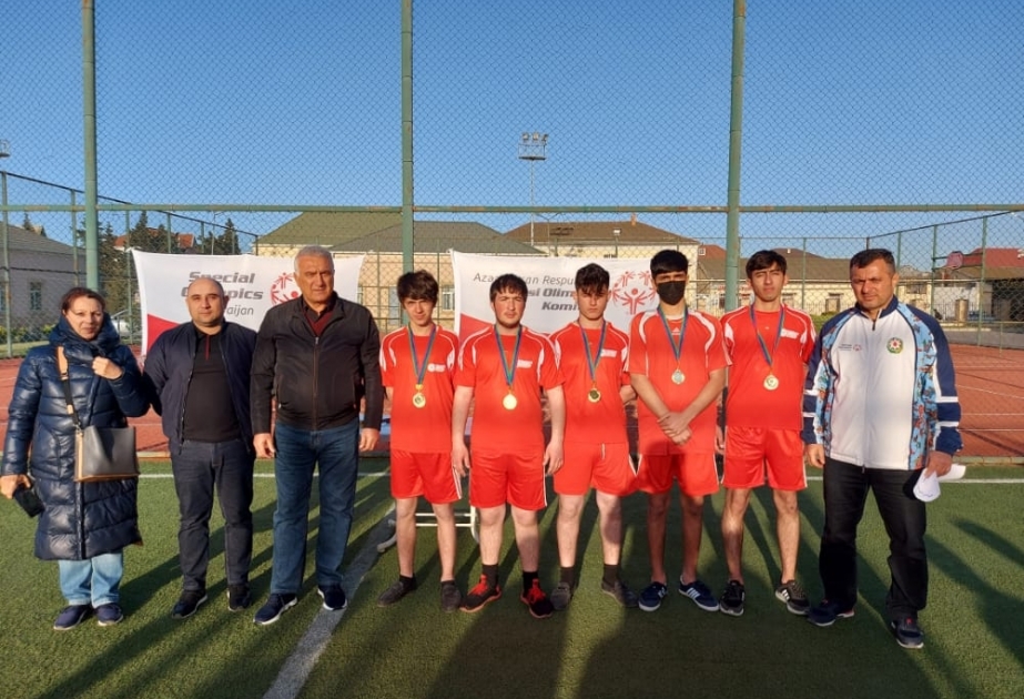 Oğlanlar arasında florbol üzrə hazırlıq və yoxlama yarışları keçirilib