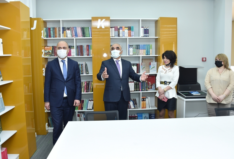 Se inaugura el laboratorio "Bloomberg" en UNEC