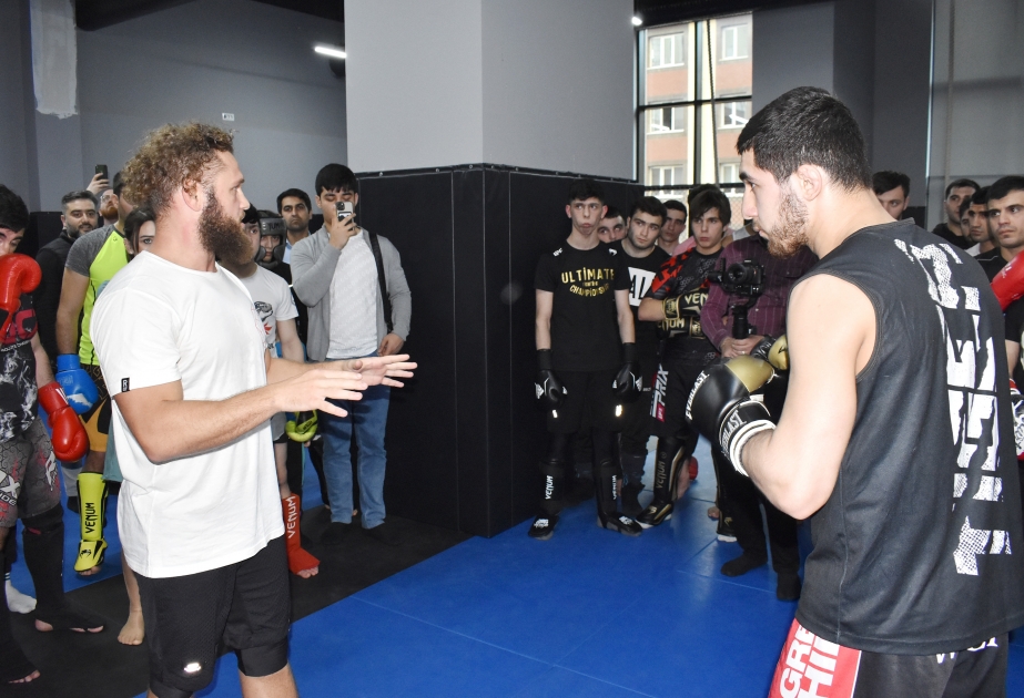Azərbaycan əsilli MMA döyüşçüsü Rafael Fiziyev Bakıda ustad dərsləri keçib