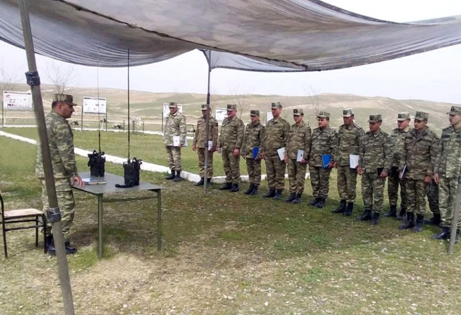 Azərbaycan Ordusunun rabitə hissə və bölmələrində məşğələlər keçirilib