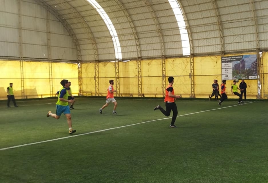 Tələbələr arasında Aprel şəhidlərinin xatirəsinə həsr olunmuş minifutbol turniri keçirilib