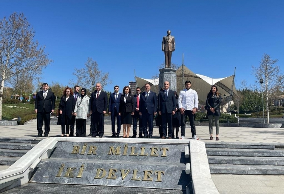 Una delegación de Azerbaiyán visita Turquía