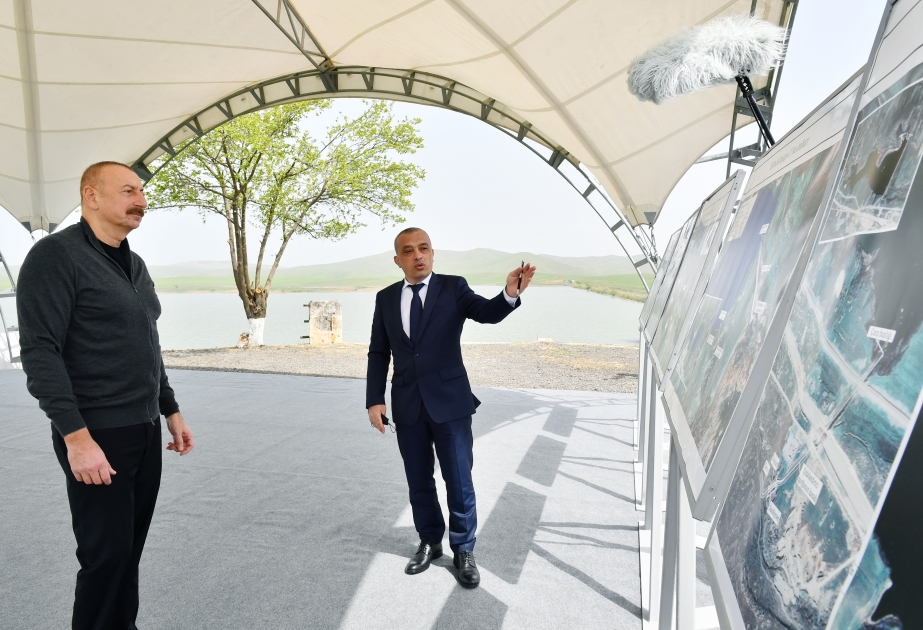 El Presidente de Azerbaiyán inspeccionó las obras de restauración llevadas a cabo en la región económica de Karabaj