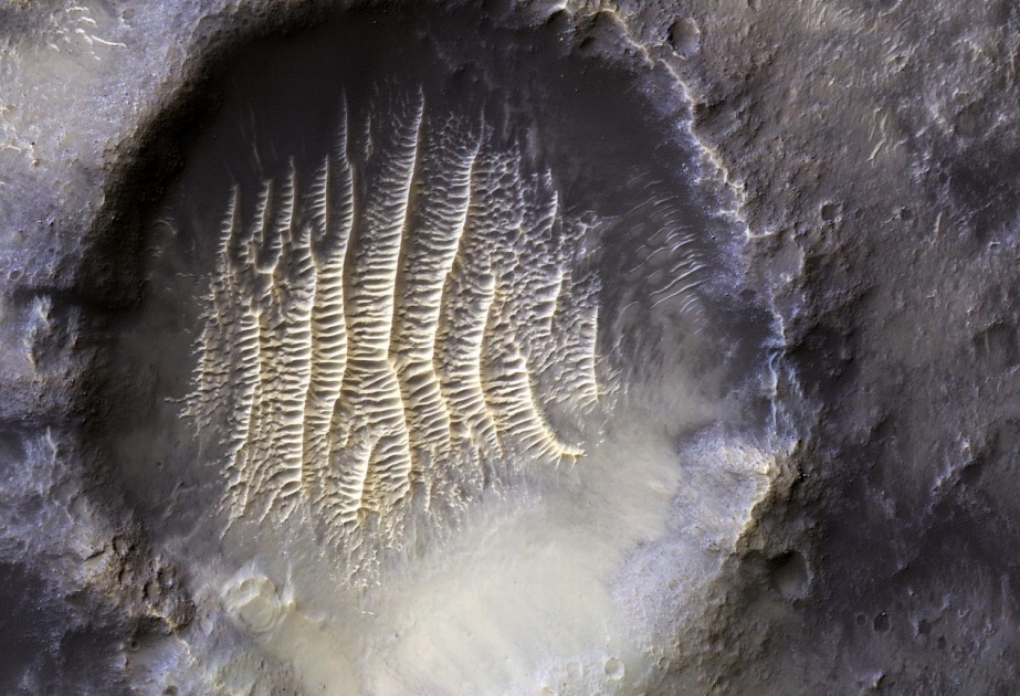 Martian crater looks just like a human fingerprint in this incredible new image