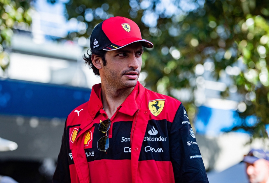 “Ferrari” pilotu Karlos Saynsla müqavilə müddətini 2024-cü ilin sonunadək yeniləyib