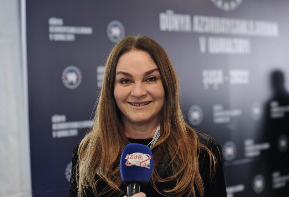 Məlahət Abbasova: Vətəndə yaşamasaq da, dövlətimizin, xalqımızın sadiq əsgərləriyik