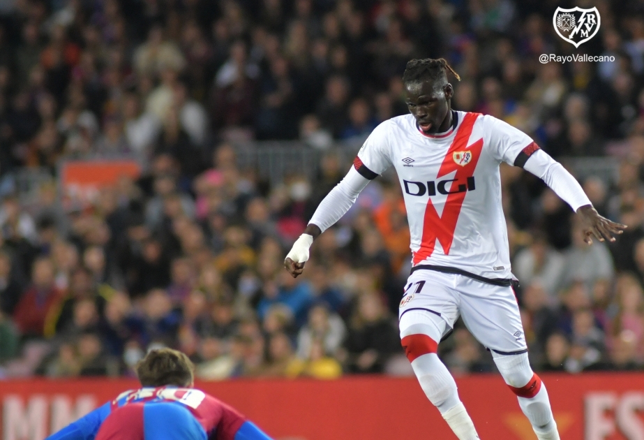 Barcelona loses again at home, Madrid 1 point from title