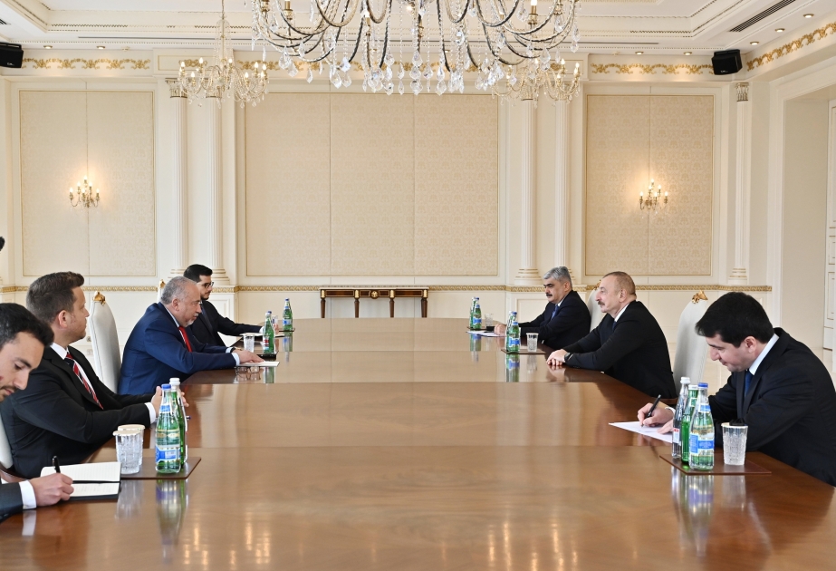 Le président de la République Ilham Aliyev reçoit le ministre israélien des Finances VIDEO