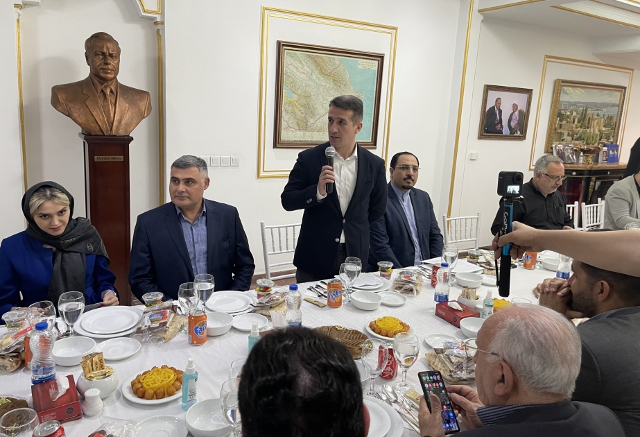 Azərbaycanın İrandakı səfirliyində mətbuat nümayəndələri üçün iftar süfrəsi təşkil olunub VİDEO