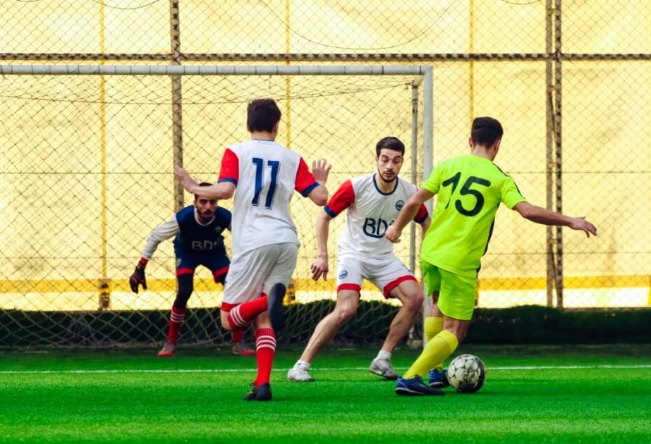 Tələbələr arasında minifutbol üzrə çempionatın yarımfinalçıları müəyyənləşib