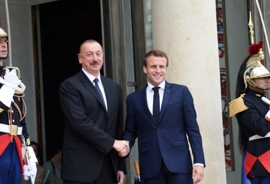 President Ilham Aliyev congratulates Emmanuel Macron on his re-election as President of France