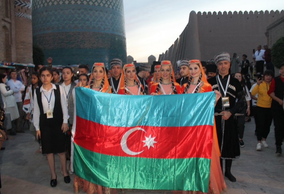أذربيجان يشارك في مهرجان الرقص الدولي في أوزبكستان