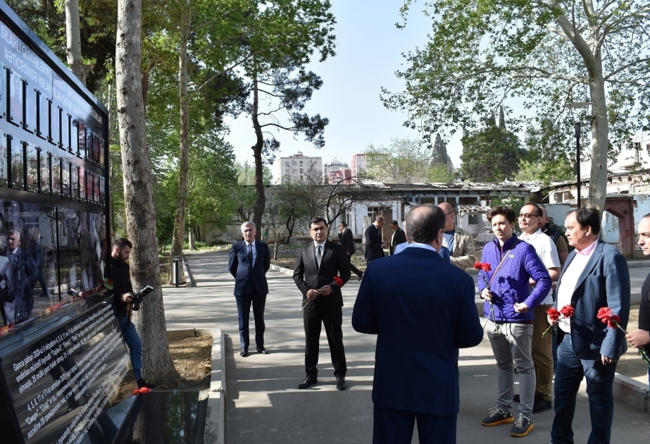 Kasachische Delegation ehrt Andenken an die Opfer des armenischen Terroranschlags in Ganja