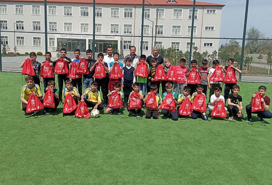 Salyan rayonunda “Coca-Cola məktəbli kuboku” yarışına yekun vurulub