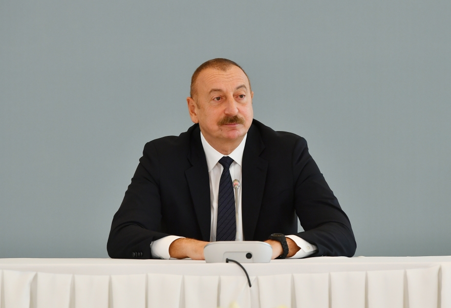 Presidente de Azerbaiyán : 