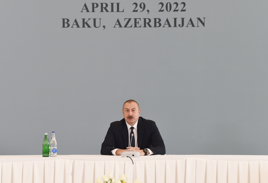 Prezident İlham Əliyev: Azad edilmiş rayonlarda kifayət qədər böyük bərpa olunan enerji potensialı var