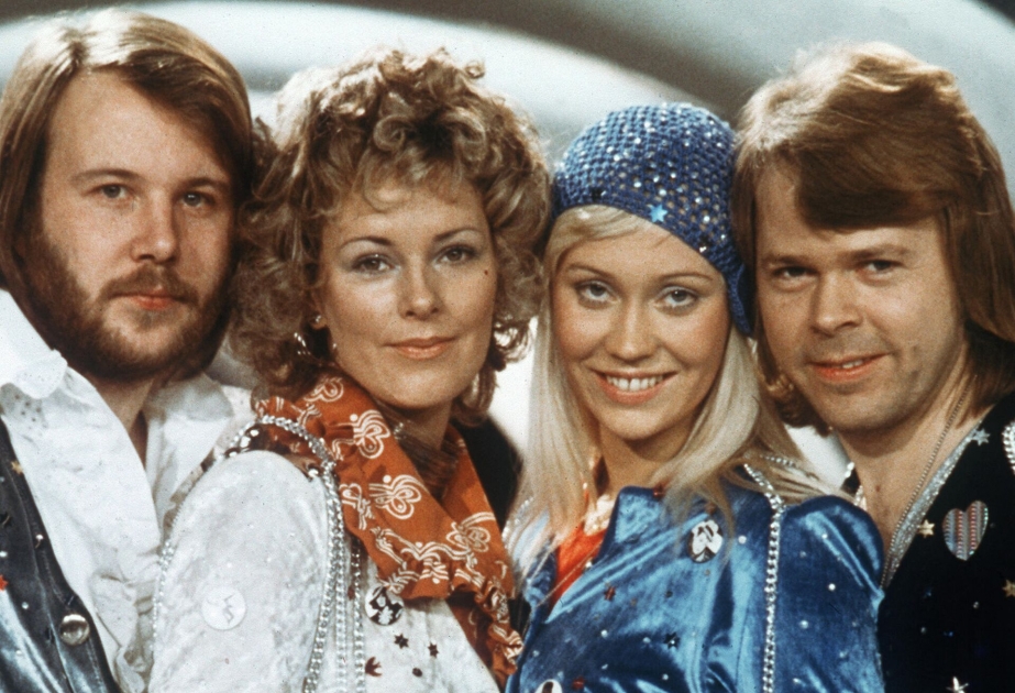 Dolce&Gabbana создаст цифровые костюмы для группы ABBA