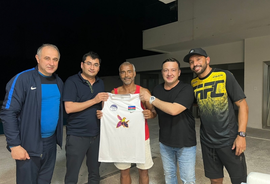 Azərbaycan Futnet Federasiyasının rəsmiləri ulduz futbolçu Romario de Souza Faria ilə görüşüb