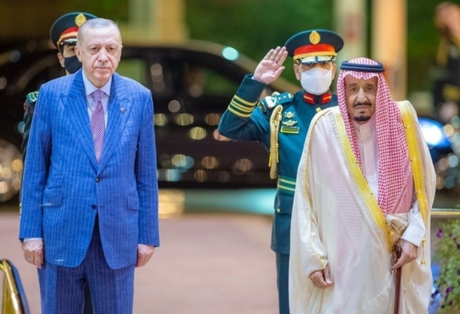 Presidente turco se reúne con el rey y el príncipe heredero de Arabia Saudí