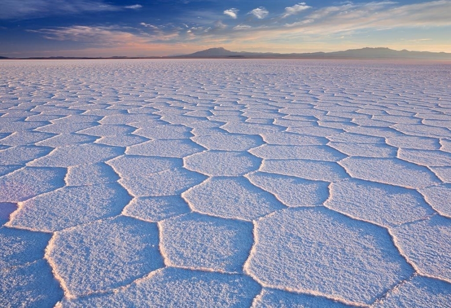 Salar de Uyuni - world's largest salt flat