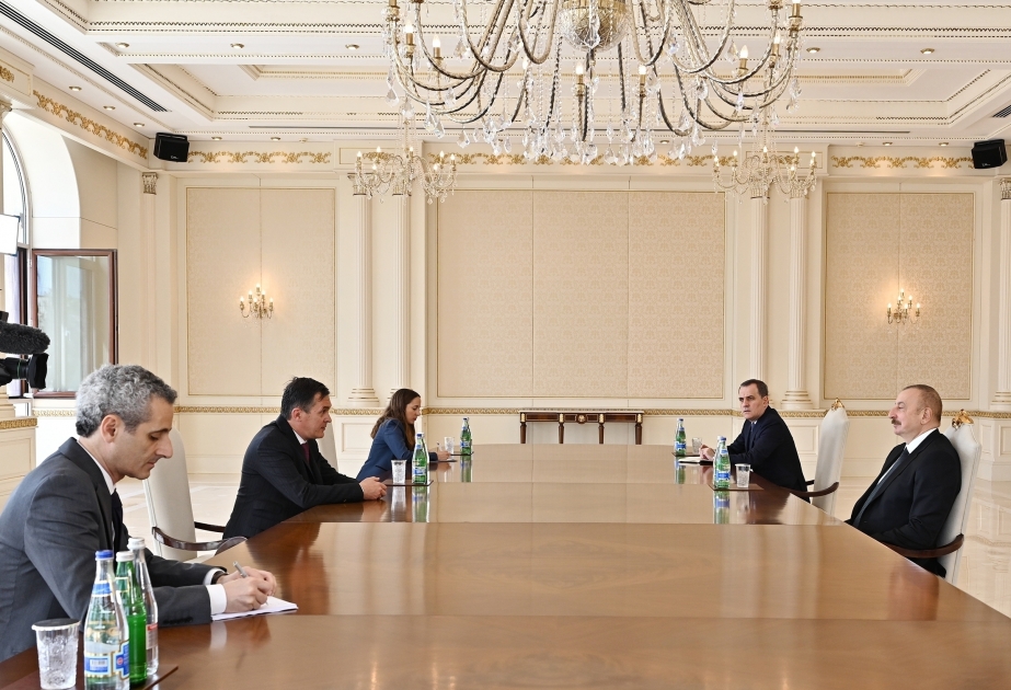 Präsident Ilham Aliyev empfängt französischen Botschafter für Östliche Partnerschaft VIDEO
