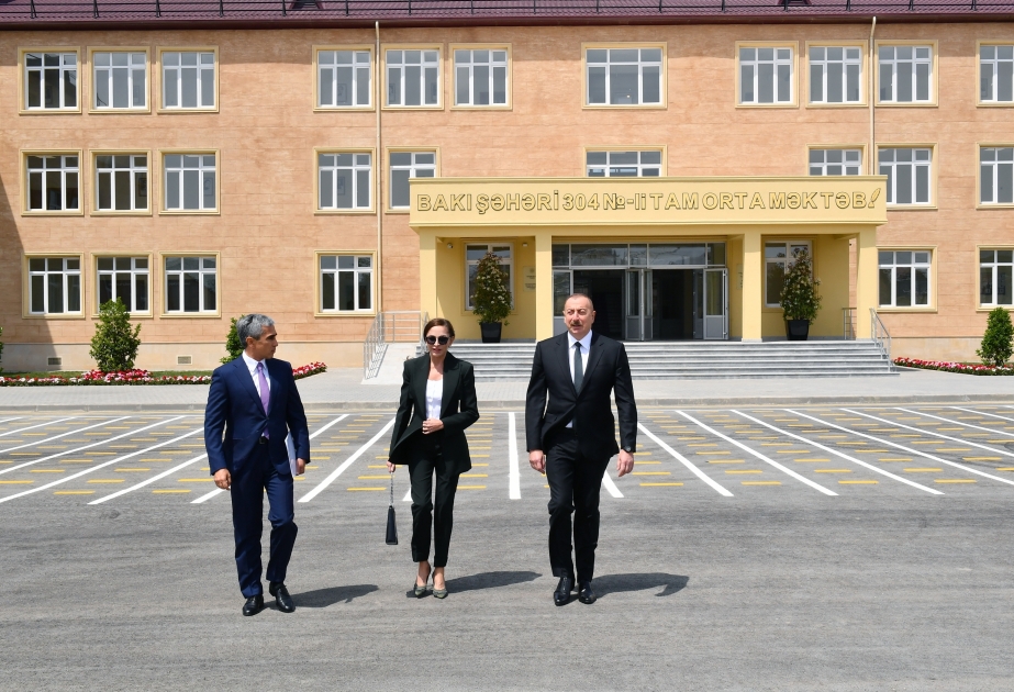Le président Ilham Aliyev et son épouse Mehriban Aliyeva participent à l’inauguration de l’école secondaire n° 304 à Kurdekhany VIDEO