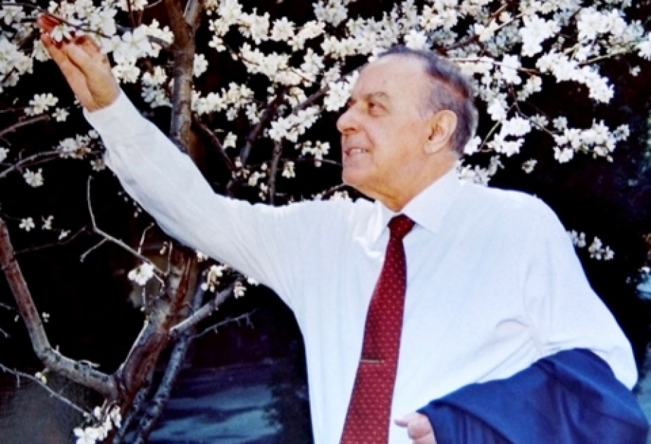 Aqiyə Naxçıvanlı: Ulu öndər Heydər Əliyevlə xalqın sarsılmaz birliyi ölkənin bütün ağır sınaqlardan uğurlu çıxışını təmin etdi