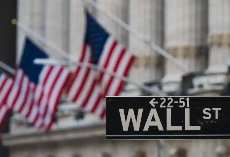Индексы США Dow Jones и S&P 500 упали более чем на 3% на переоценке комментариев ФРС инвесторами