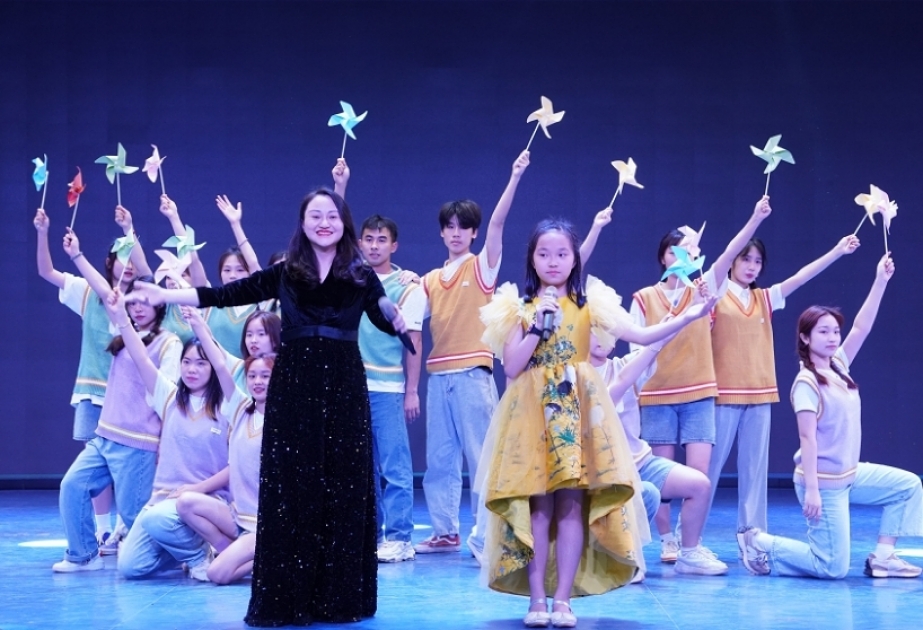 阿塞拜疆语言大学孔子学院学生给中国大学生送上五四青年节祝福