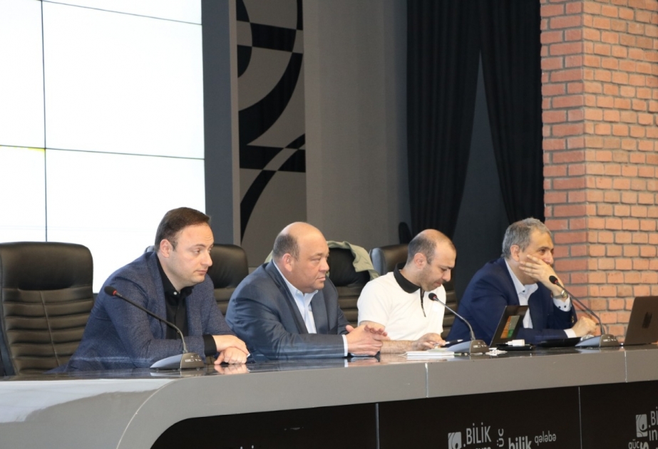 Bədən Tərbiyəsi və İdman Akademiyasındakı seminarda Azərbaycanın bütün bölgələrində çalışan üzgüçülük üzrə məşqçilər iştirak edirlər
