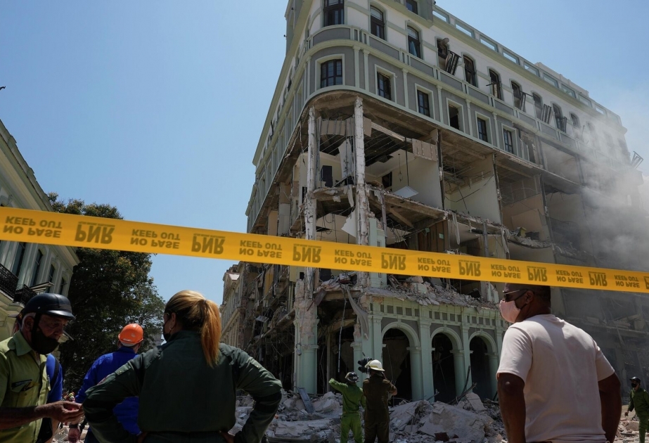 Спасатели продолжают поиски оставшихся под завалами отеля на Кубе