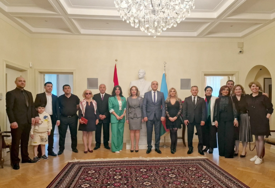 Haaqada ulu öndər Heydər Əliyevin əziz xatirəsi ehtiramla anılıb