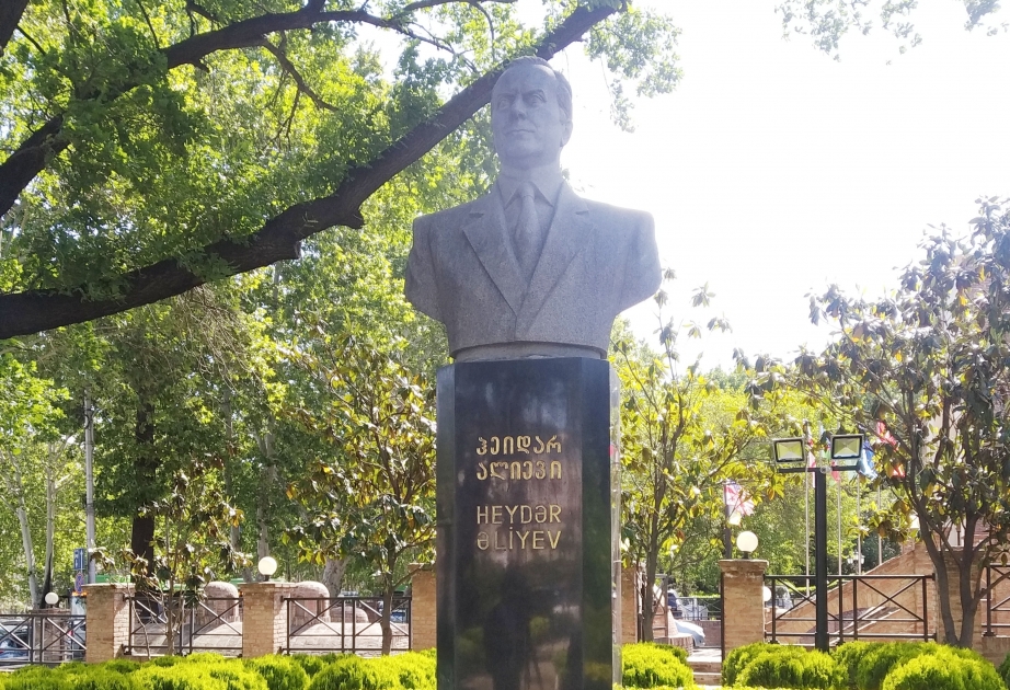 Azerbaijani national leader Heydar Aliyev`s birth anniversary marked in Georgia