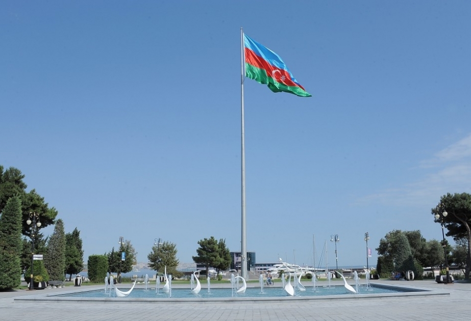 “Swans” fountain complex, famous spot for Baku residents and tourists to relax and enjoy sea breeze