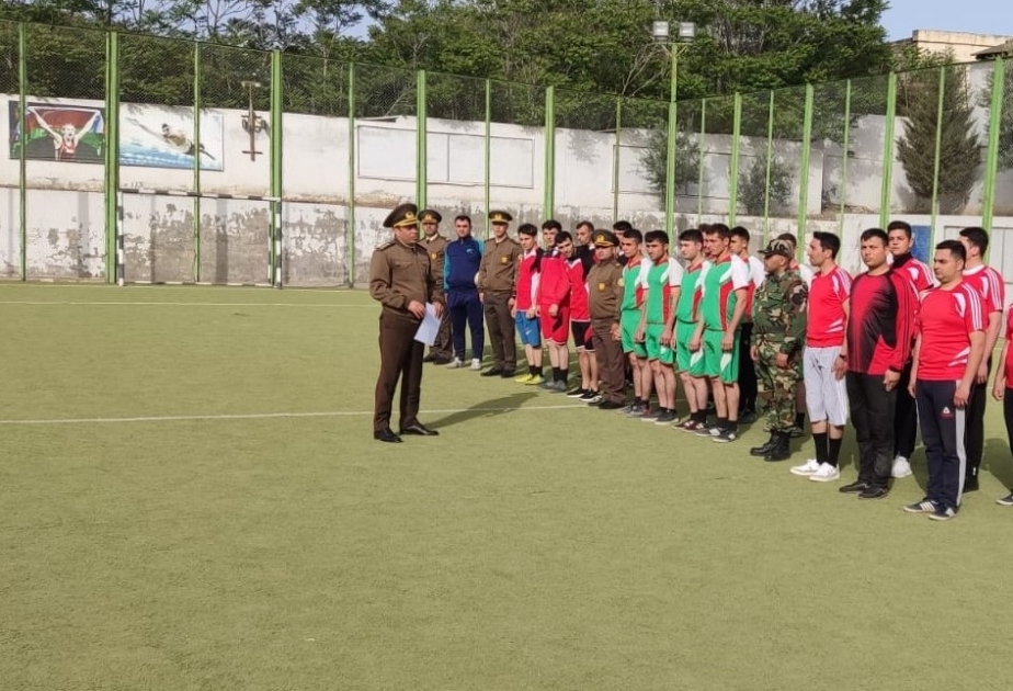 Ulu öndər Heydər Əliyevin anadan olmasının 99-cu ildönümü münasibətilə FHN-in Mülki müdafiə qoşunlarında futbol yarışı keçirilib