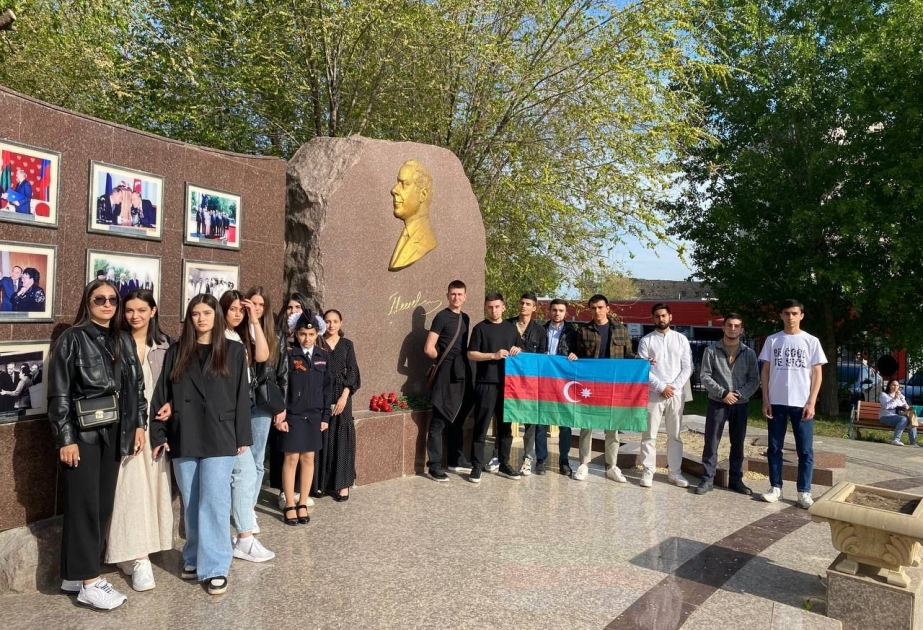 Члены АМОР почтили память общенационального лидера Гейдара Алиева