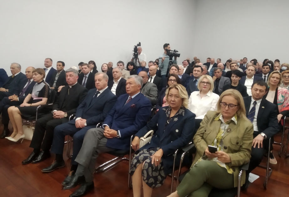 Tbilisidə “Gələcəyə aparan yol” adlı sərgi açılıb