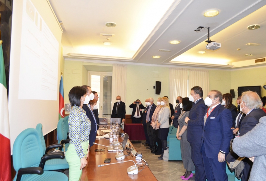İtaliya Parlamentində keçirilən konfransda ulu öndər Heydər Əliyevin əziz xatirəsi yad edilib VİDEO