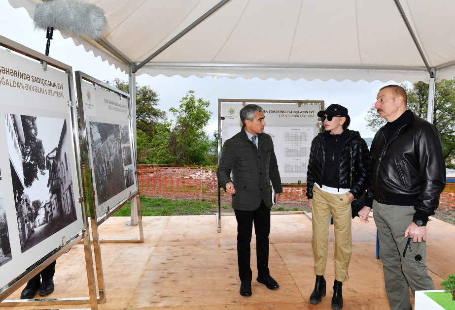 Schuscha: Präsident Ilham Aliyev und First Lady Mehriban Aliyeva besichtigen Rekonstruktionsarbeiten, die am Haus von Tarspieler Sadigjan durchgeführt werden VIDEO