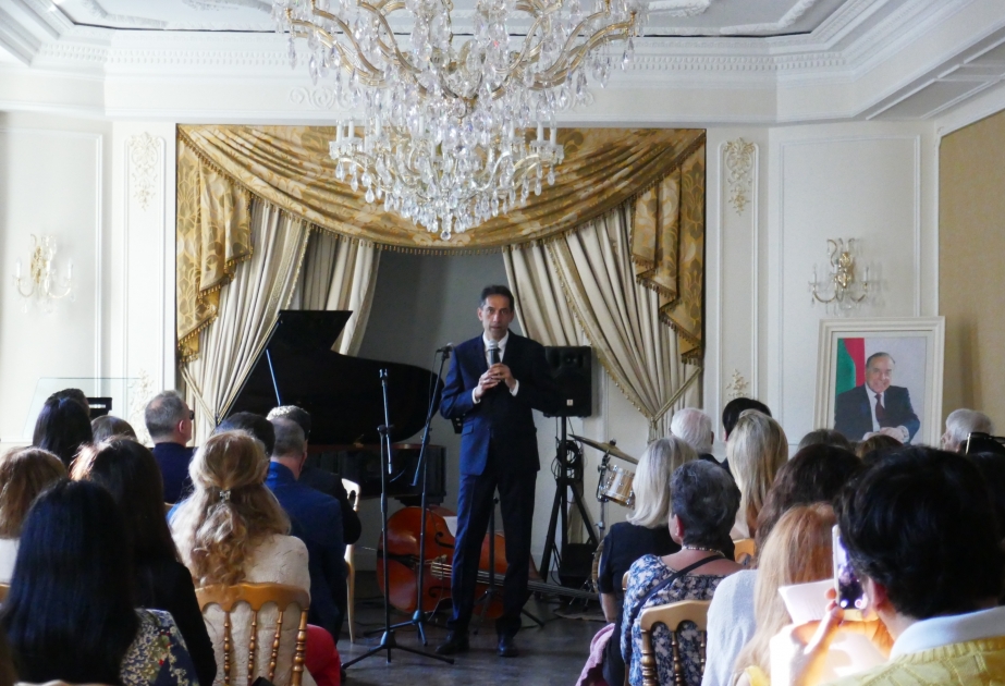 La commémoration du 99e anniversaire de la naissance du leader national Heydar Aliyev à Paris