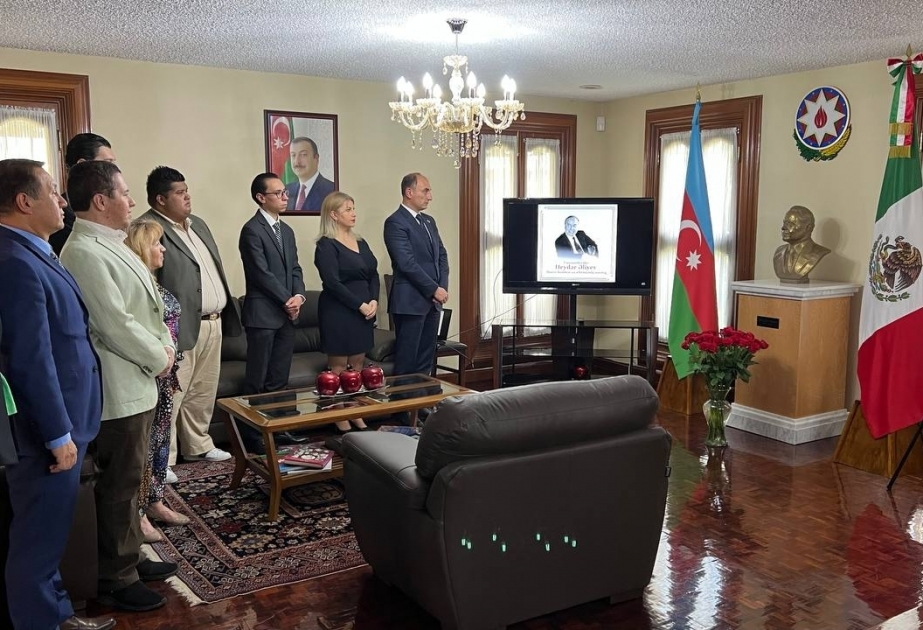 El 99 aniversario del natalicio del gran líder, Heydar Aliyev se celebró en México