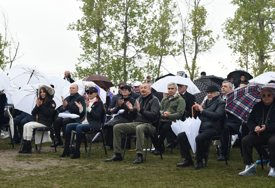 Azərbaycanın mədəniyyət paytaxtı Şuşada V “Xarıbülbül” Beynəlxalq Folklor Festivalının açılışı olub  Prezident İlham Əliyev və birinci xanım Mehriban Əliyeva festivalın açılışında iştirak ediblər YENİLƏNİB-2 VİDEO
