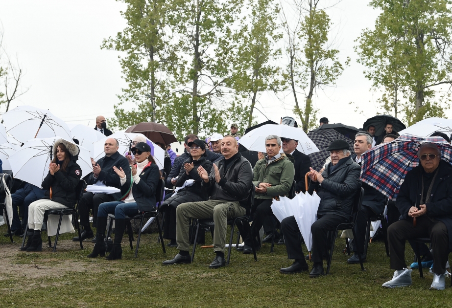 5. Internationales Folklorefestival “Kharibulbul” in Schuscha begonnen  Präsident Ilham Aliyev und First Lady Mehriban Aliyeva nehmen an der Eröffnung des Festivals teil. VIDEO