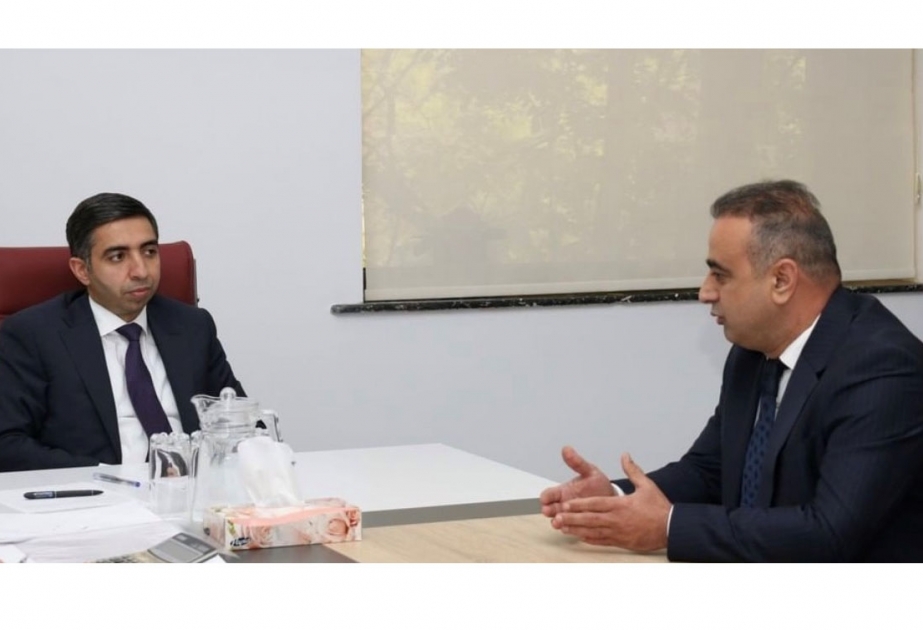Zaur Əliyev vətəndaşların icbari tibbi sığorta ilə bağlı müraciətlərini dinləyib