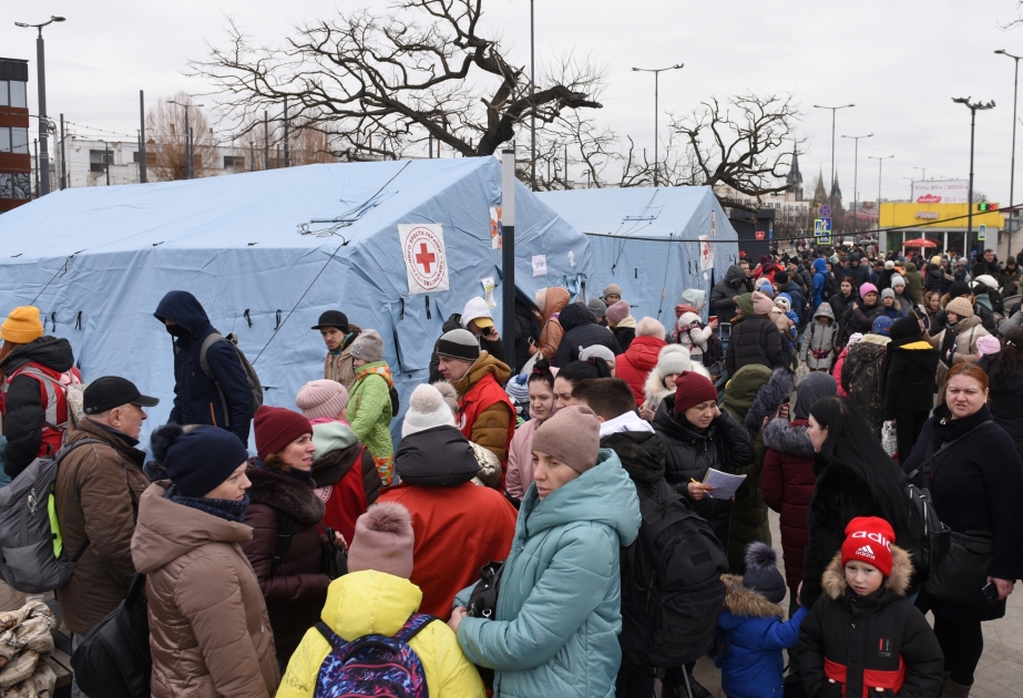 Frontex: Müharibə səbəbindən Ukraynanı 6 milyondan çox qaçqın tərk edib