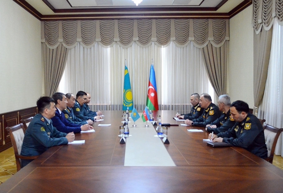 阿塞拜疆军队总参谋长会见哈萨克斯坦代表团