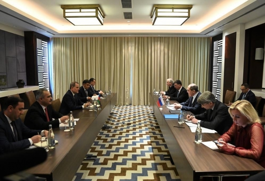 Azerbaijani FM meets with his Russian counterpart Sergey Lavrov in Dushanbe